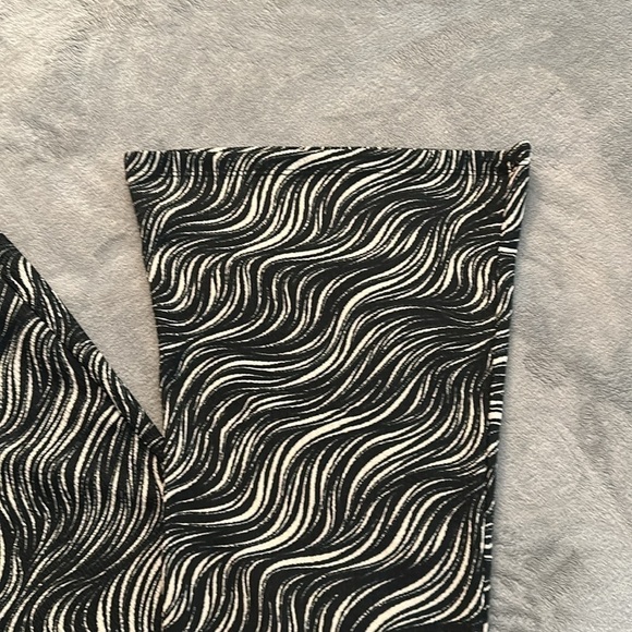 Topshop Crinkle Flared Pants in Zebra - Size 10 - Picture 7 of 9
